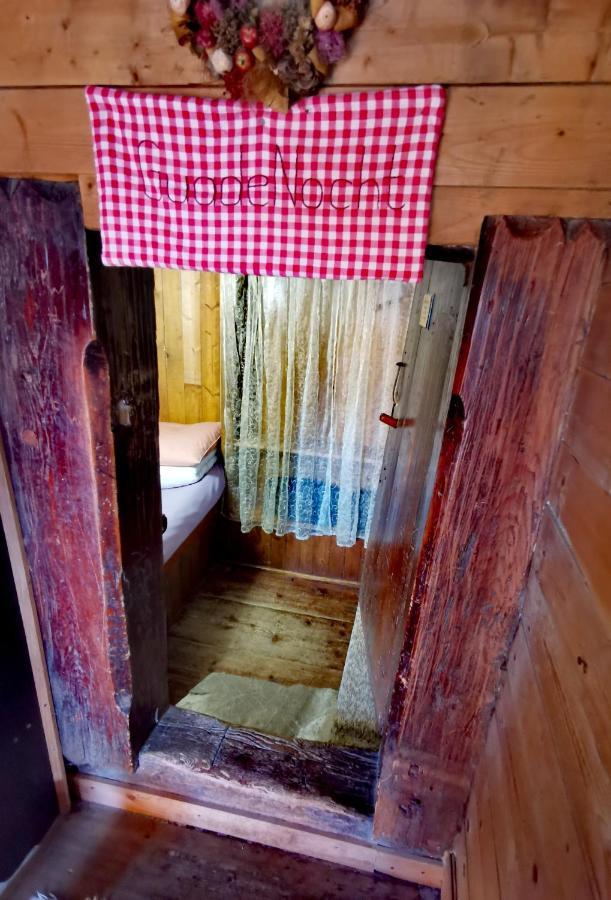 Schnaitstadl-Alm Selbstversorgerhuette Krispl Buitenkant foto